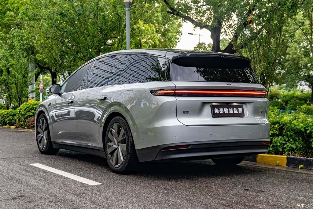 Li Auto i8, 2026 15