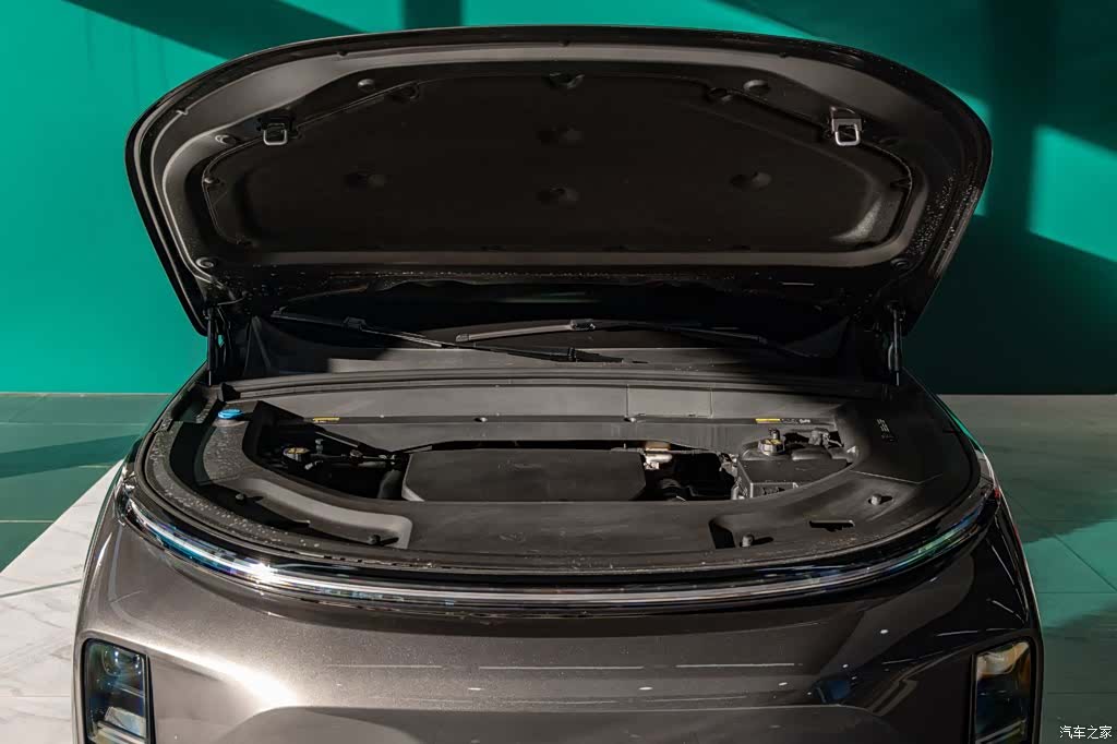 Li Auto L9, 2023 все фото