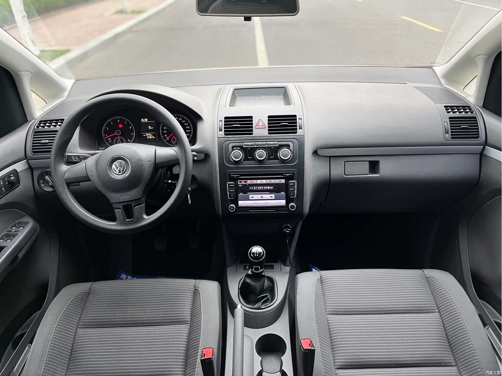 Volkswagen L, 2018 13