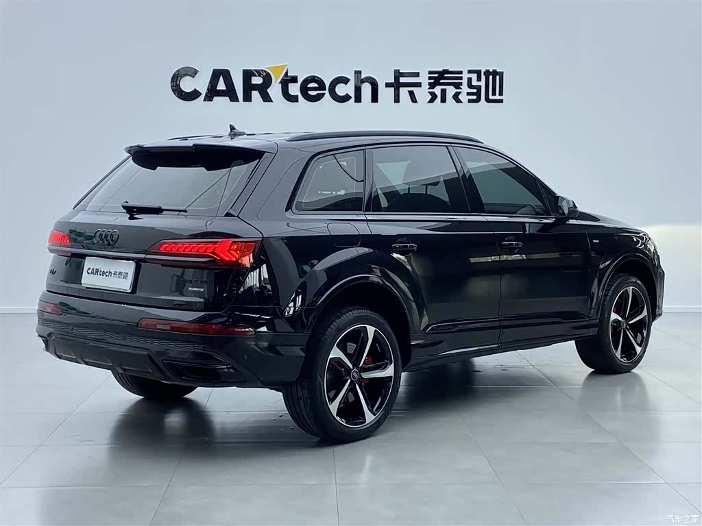 Audi Q7, 2022 3