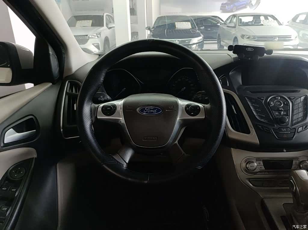 Ford Focus, 2015 11