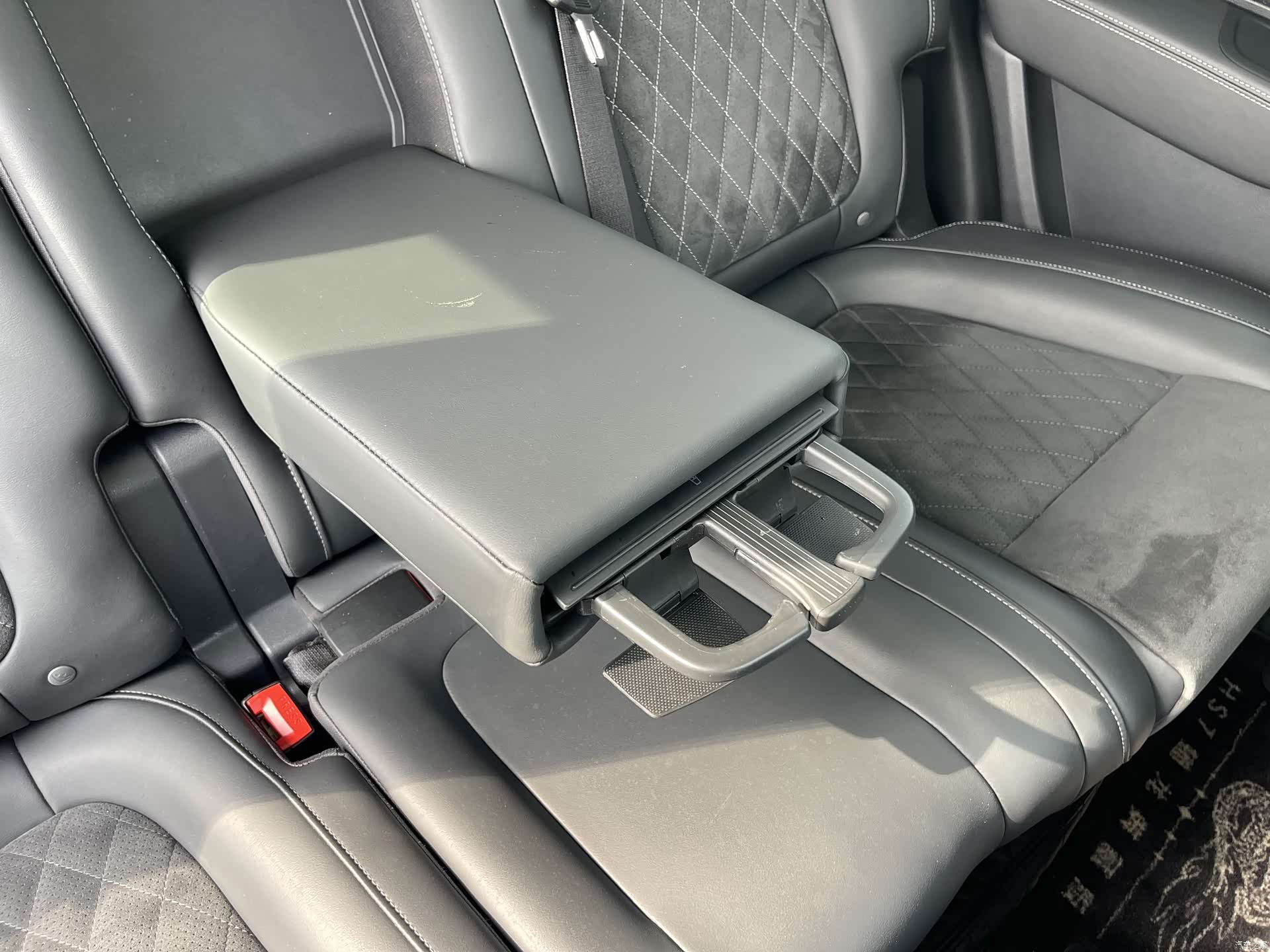 Hongqi HS7, 2022 37