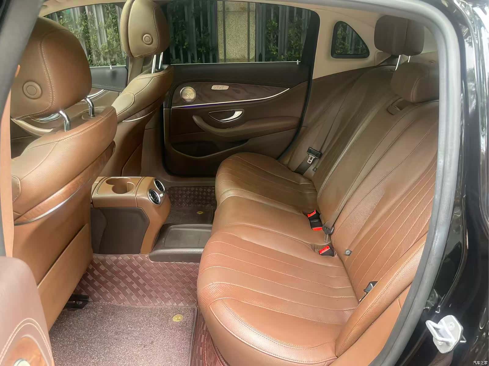Mercedes-Benz E-Class, 2019 4