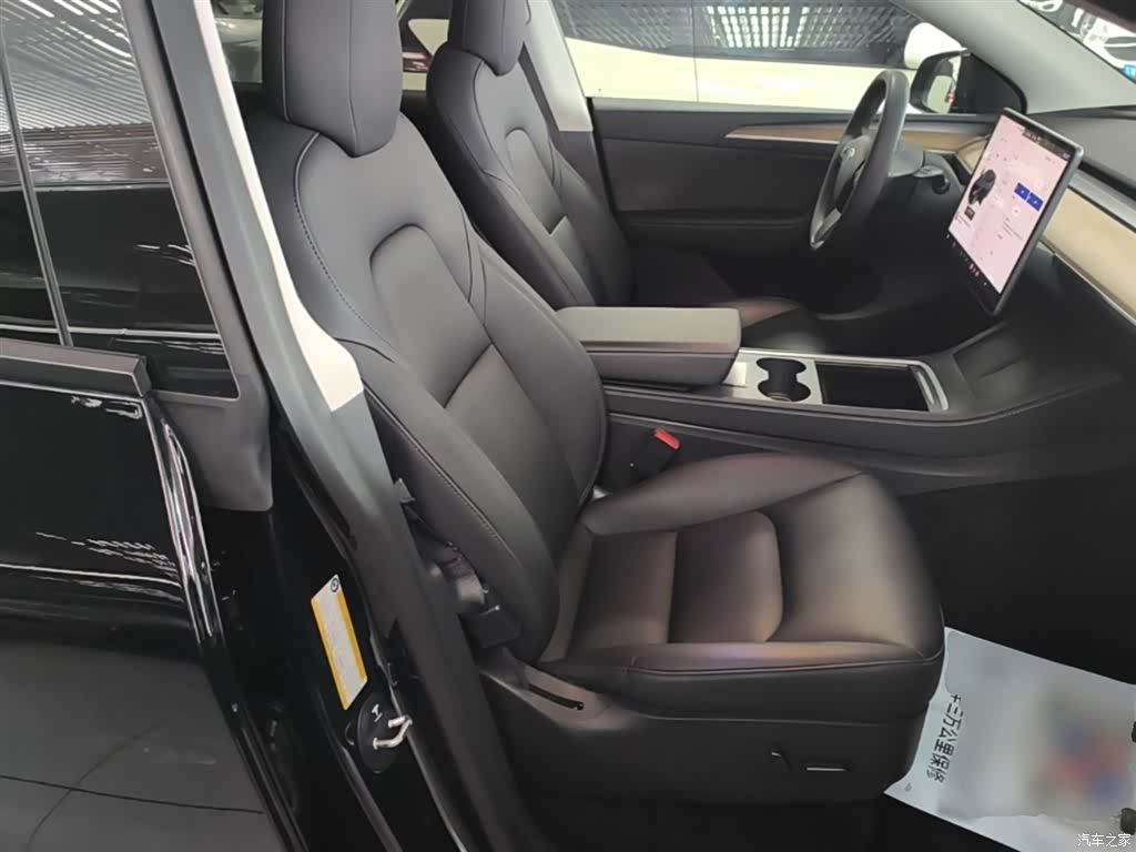 Tesla Model Y, 2022 24