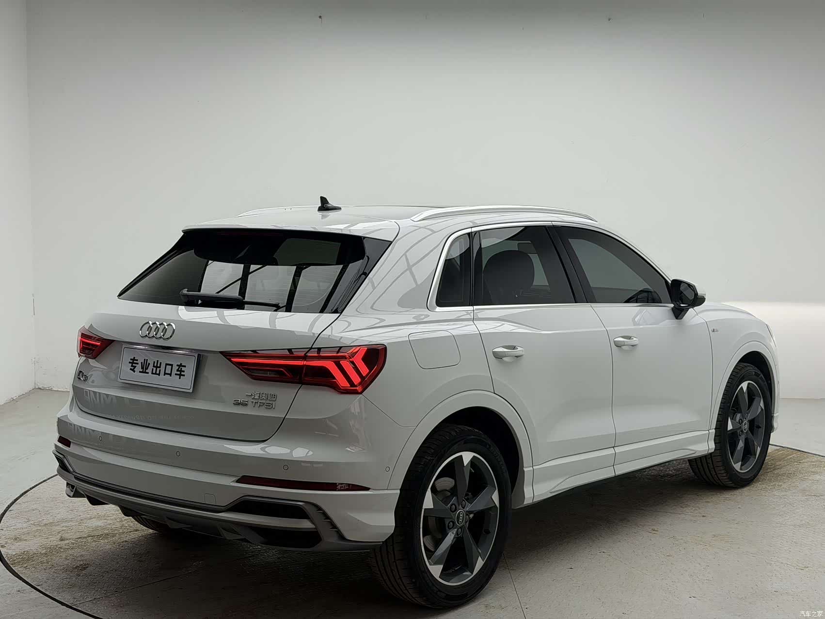 Audi Q3, 2023 4