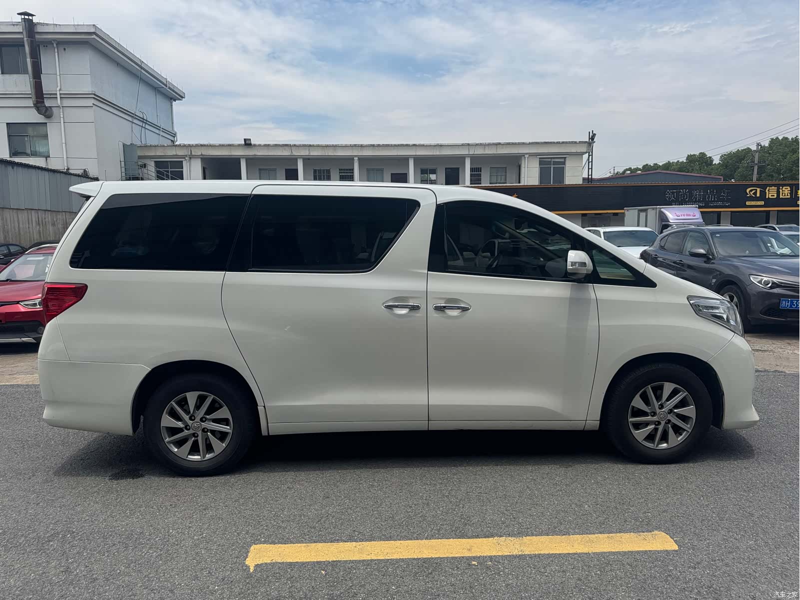 Toyota Alphard, 2015 7