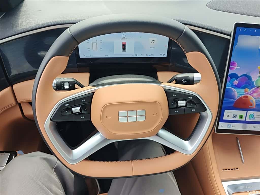 Geely Galaxy L7, 2025 11