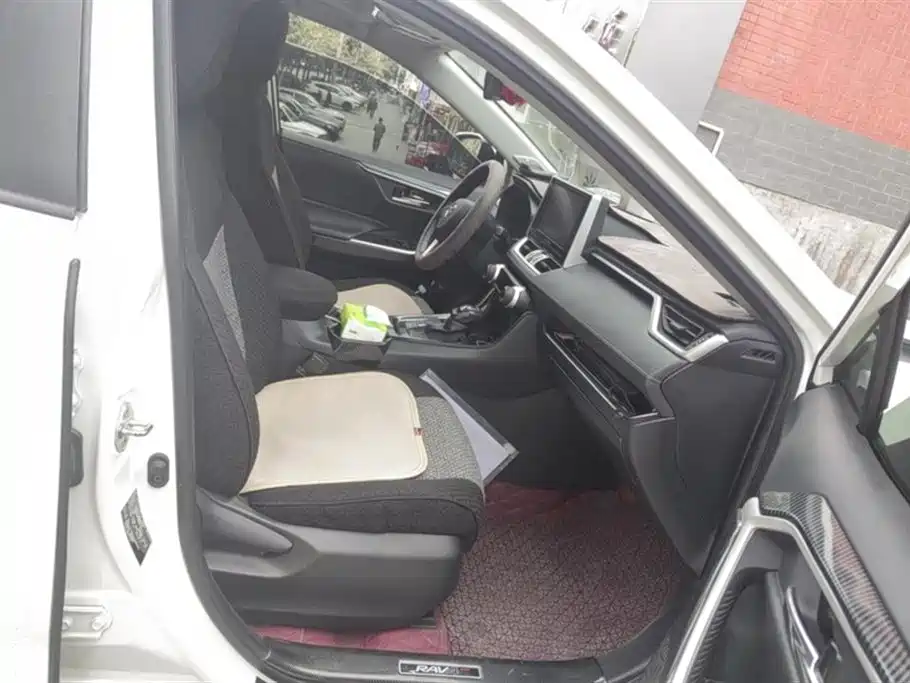 Toyota RAV4 Rongfang