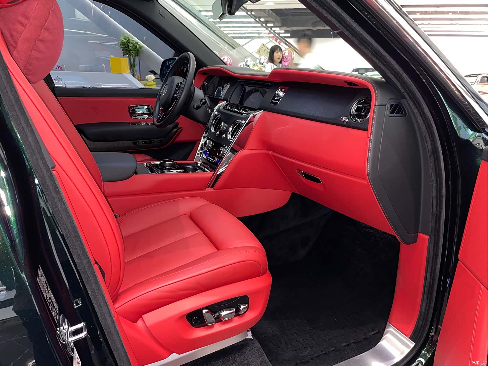 Rolls-Royce Cullinan, 2021 все фото