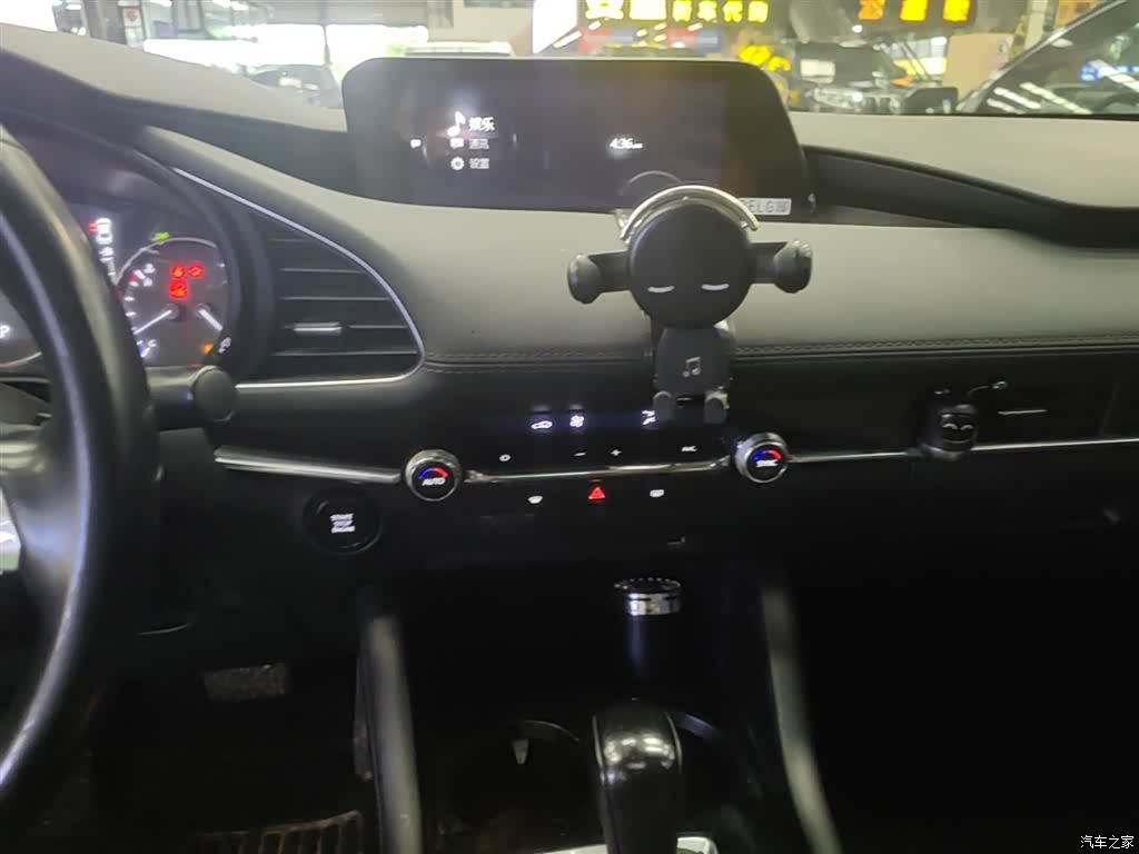 Mazda Mazda3, 2021 13