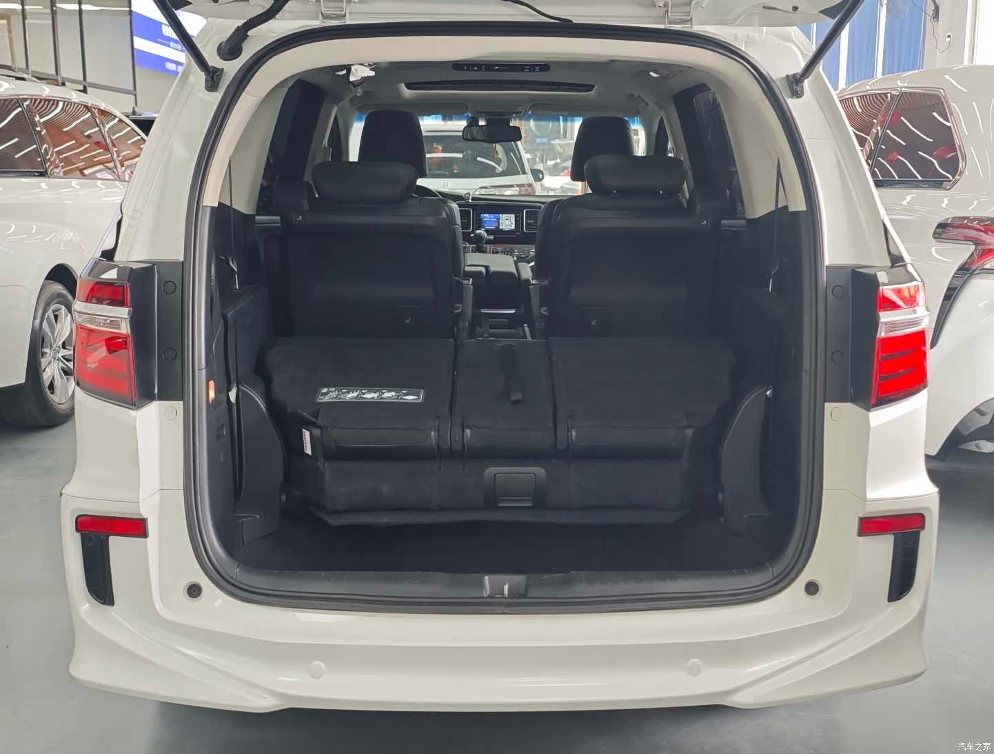 Honda Elysion, 2018 все фото