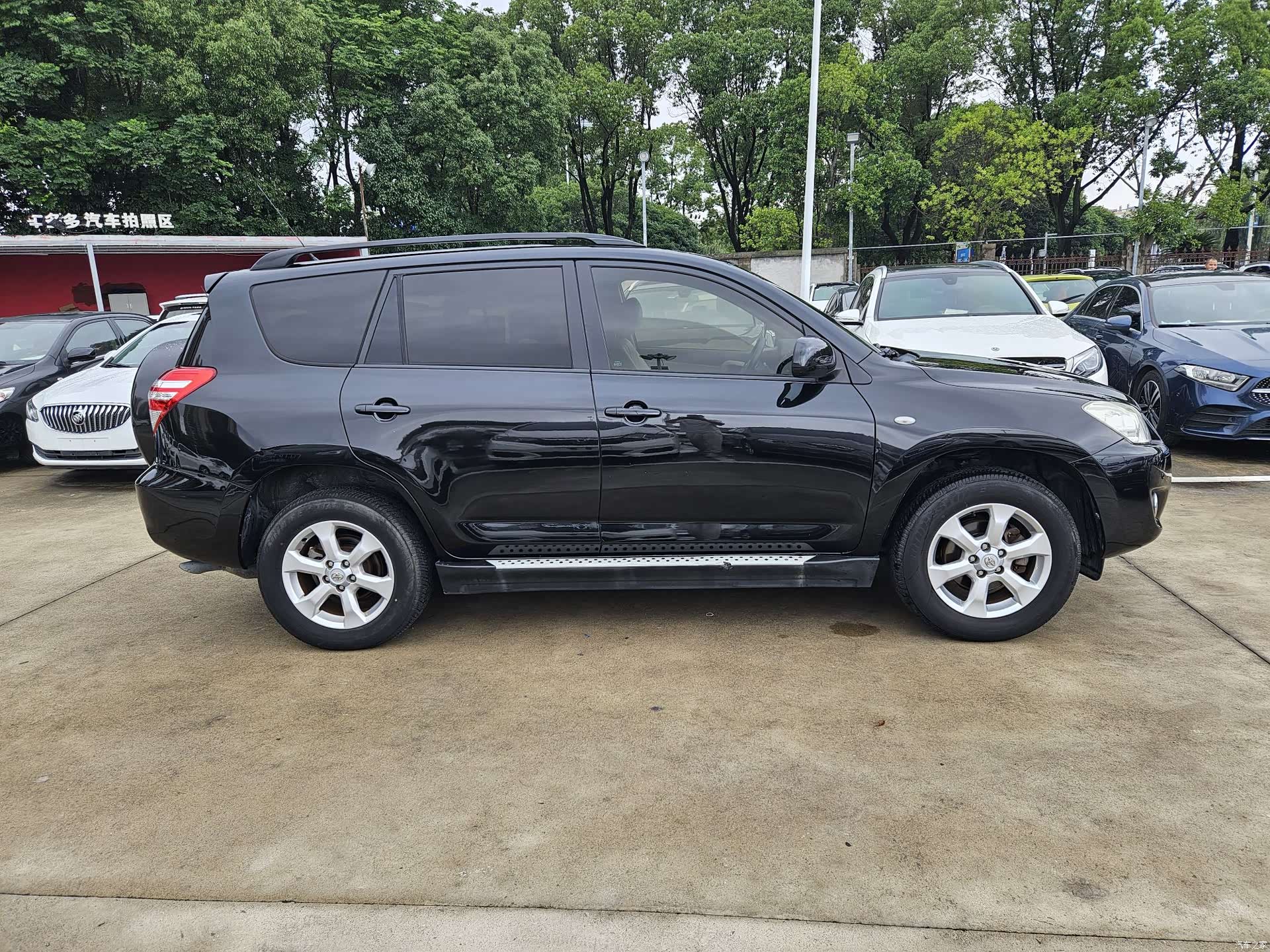 Toyota RAV4, 2011 4