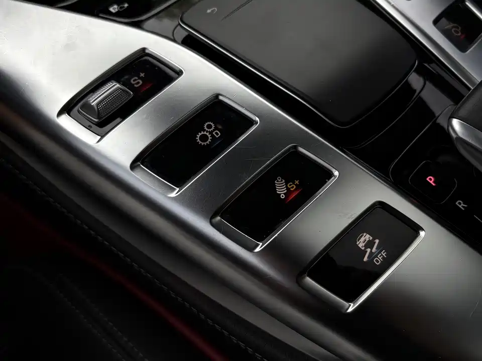 Mercedes-Benz AMG GT Mercedes-Benz AMG GT
