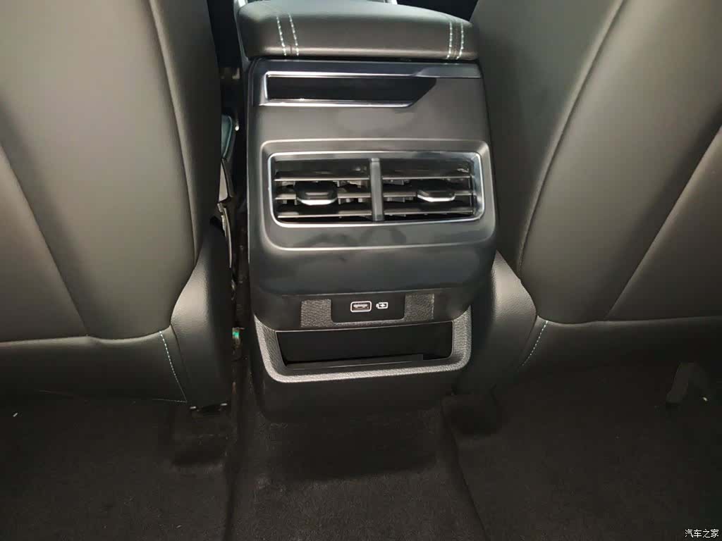Geely Preface, 2022 12
