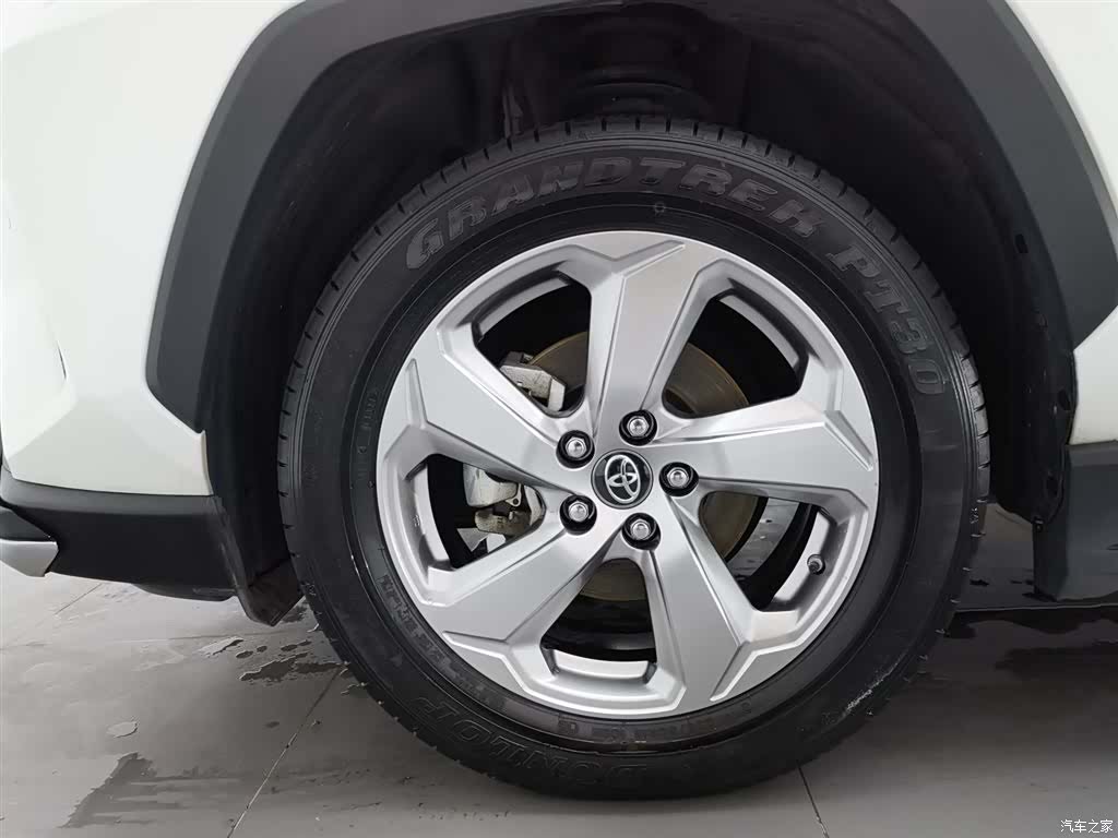 Toyota RAV4, 2021 17