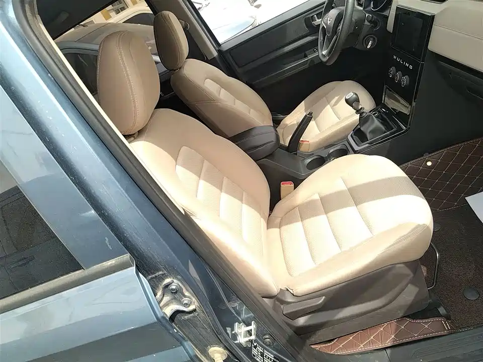 Wuling Wuling Hongguang PLUS