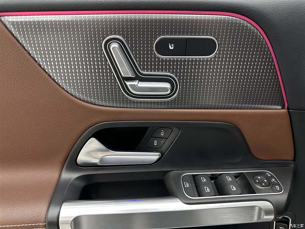 Mercedes-Benz GLB, 2021 24