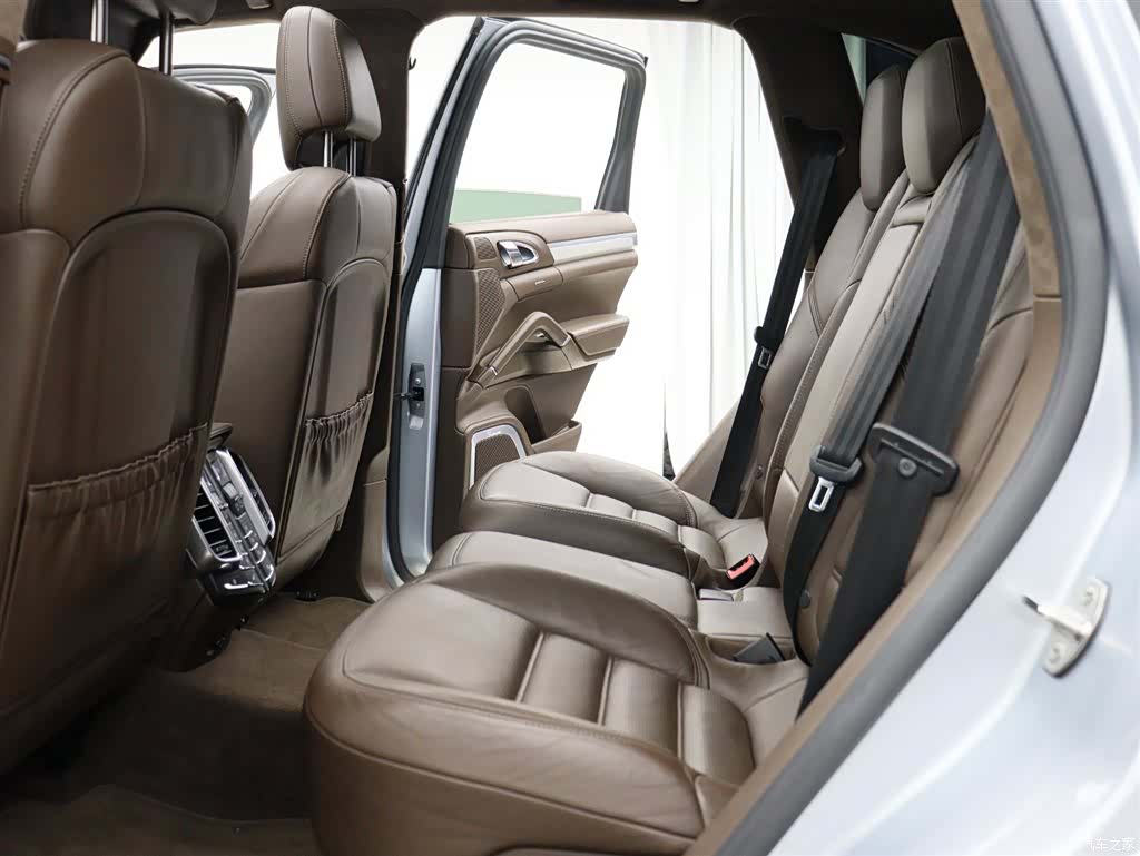 Porsche Cayenne, 2015 9