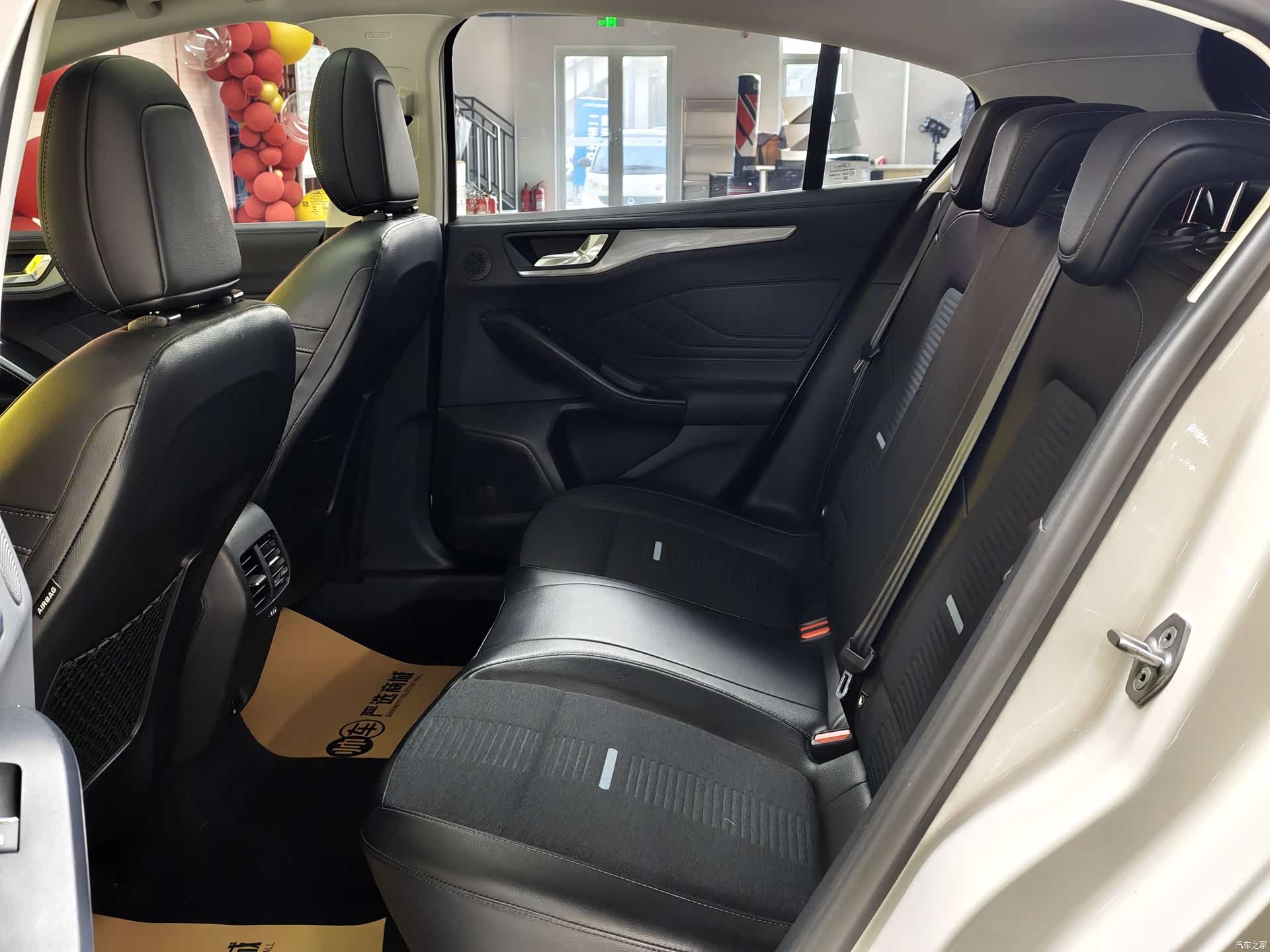 Ford Focus, 2022 16