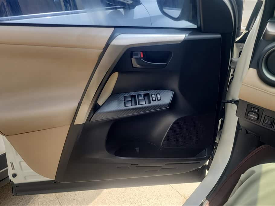 Toyota RAV4 Rongfang