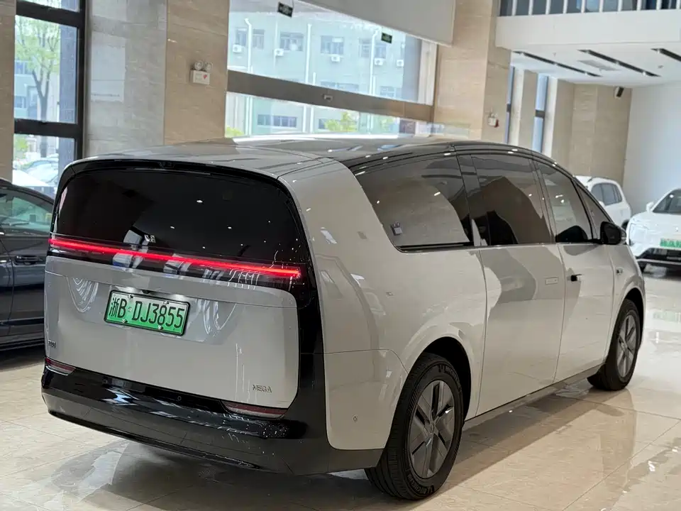 Li Auto Ideal MEGA