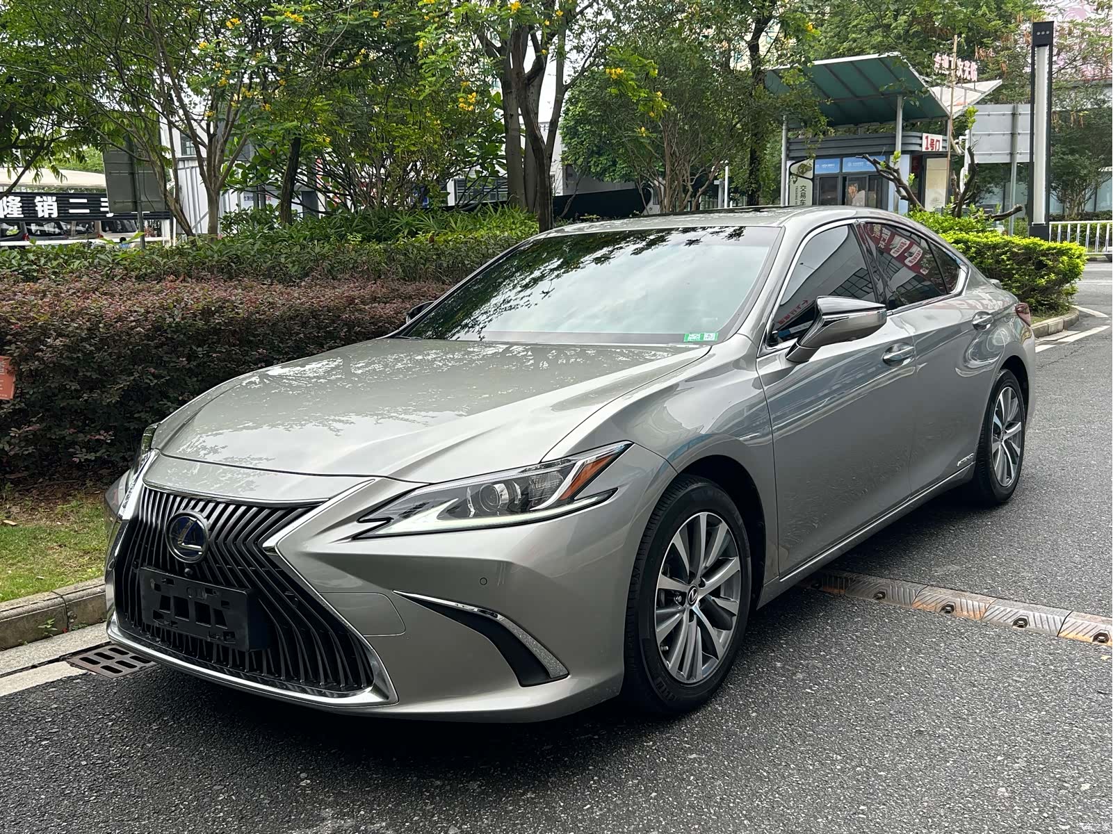 Lexus ES, 2019 1