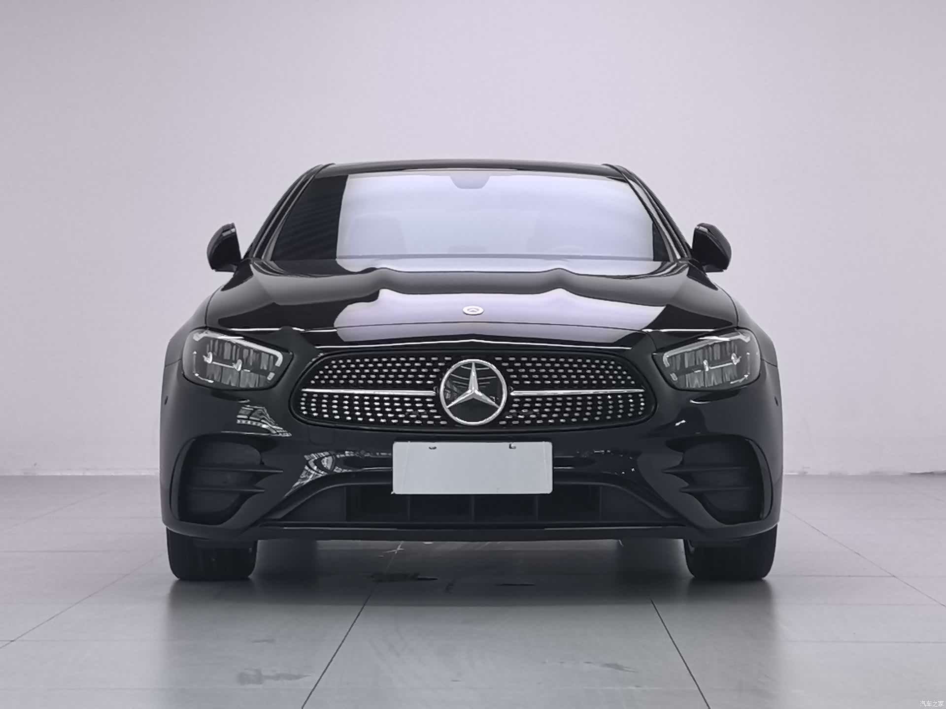 Mercedes-Benz E-Class, 2023 3