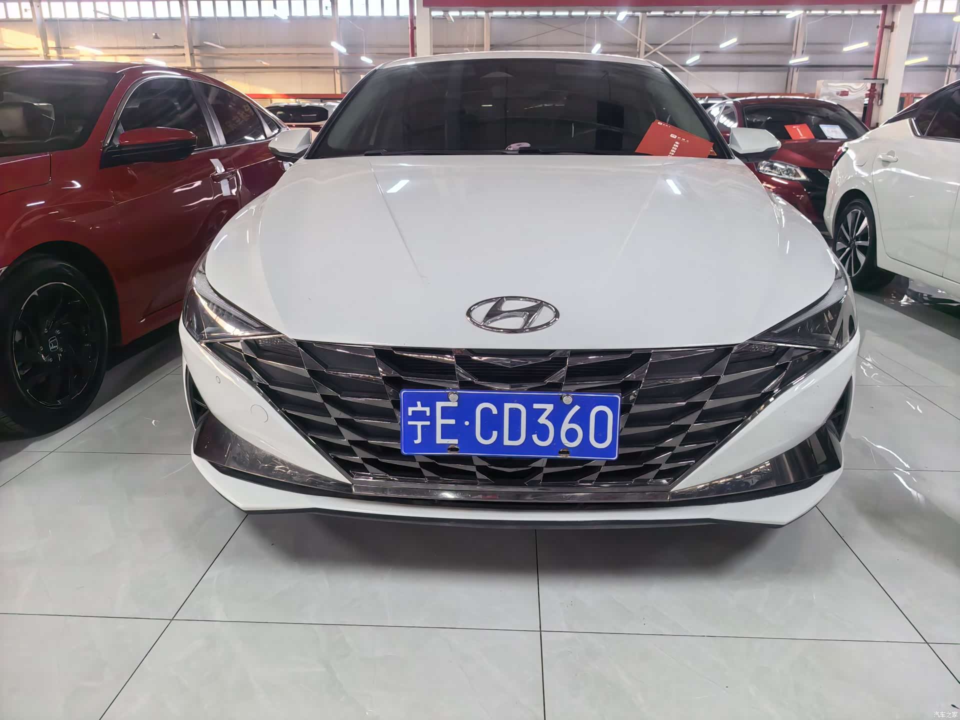 Hyundai Elantra, 2023 2