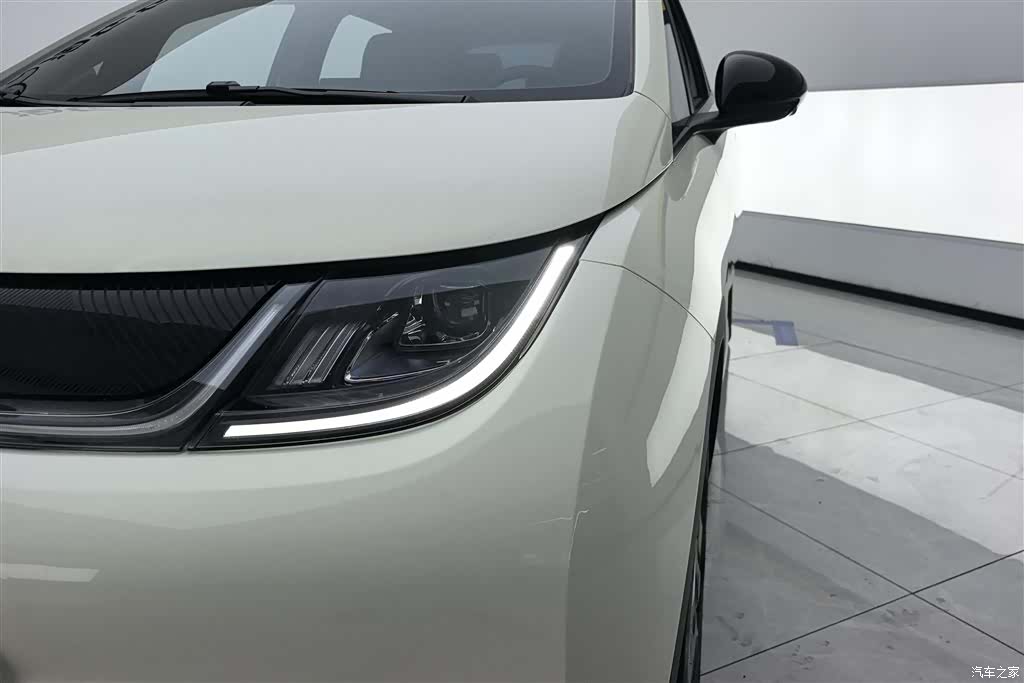 BYD Dolphin, 2023 все фото
