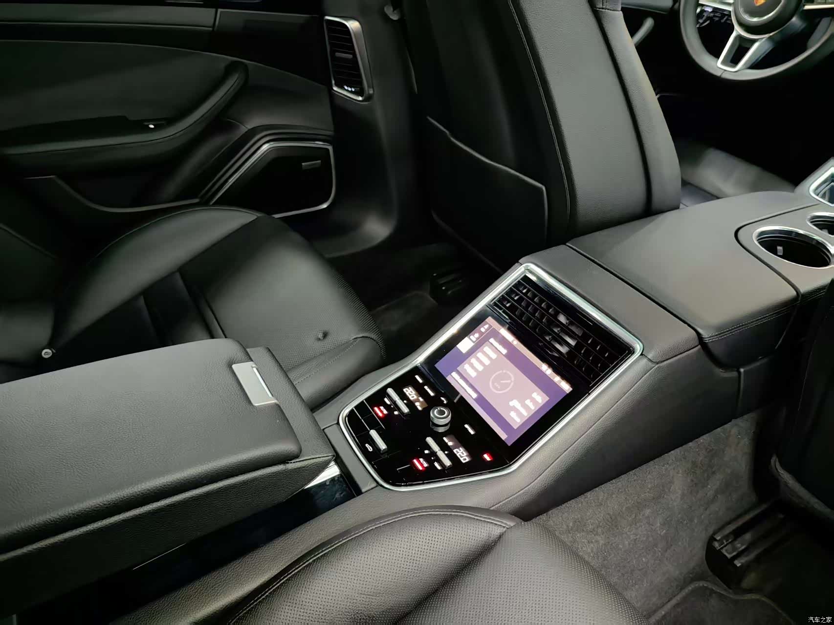 Porsche Panamera, 2018 12