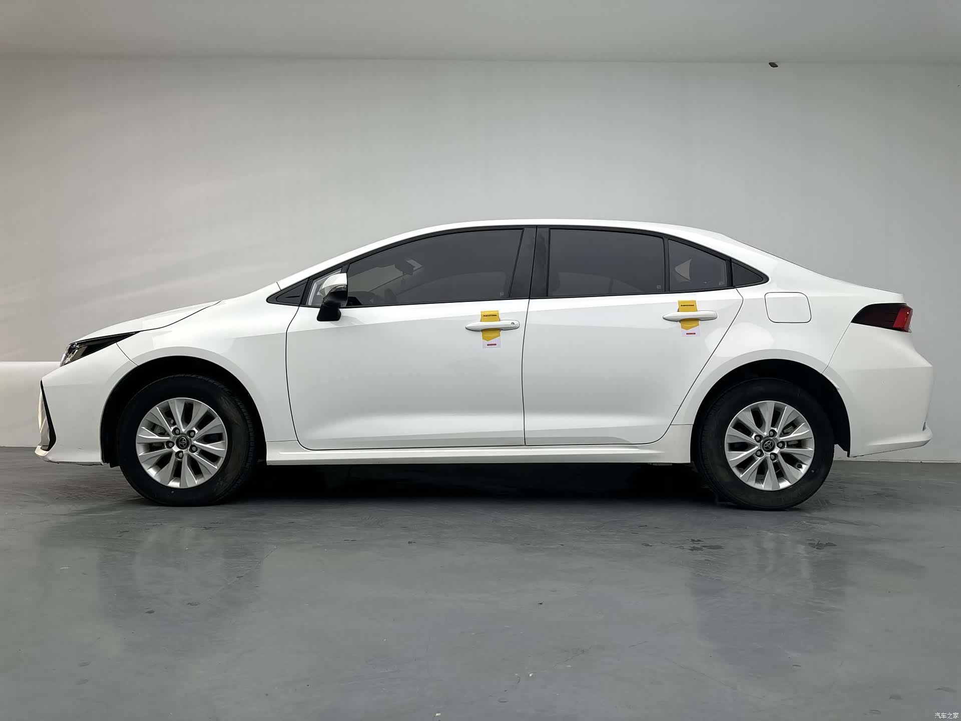 Toyota Corolla, 2024 все фото