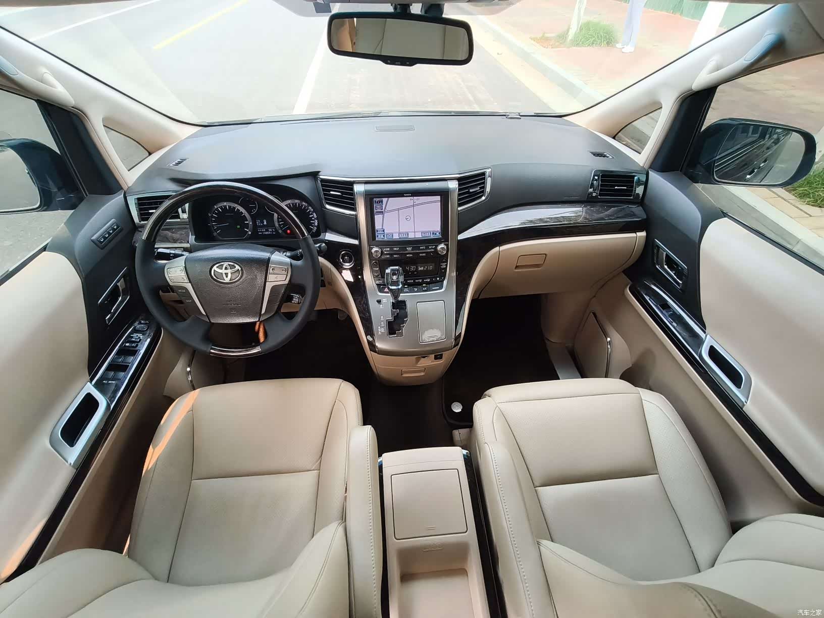 Toyota Alphard, 2012 6