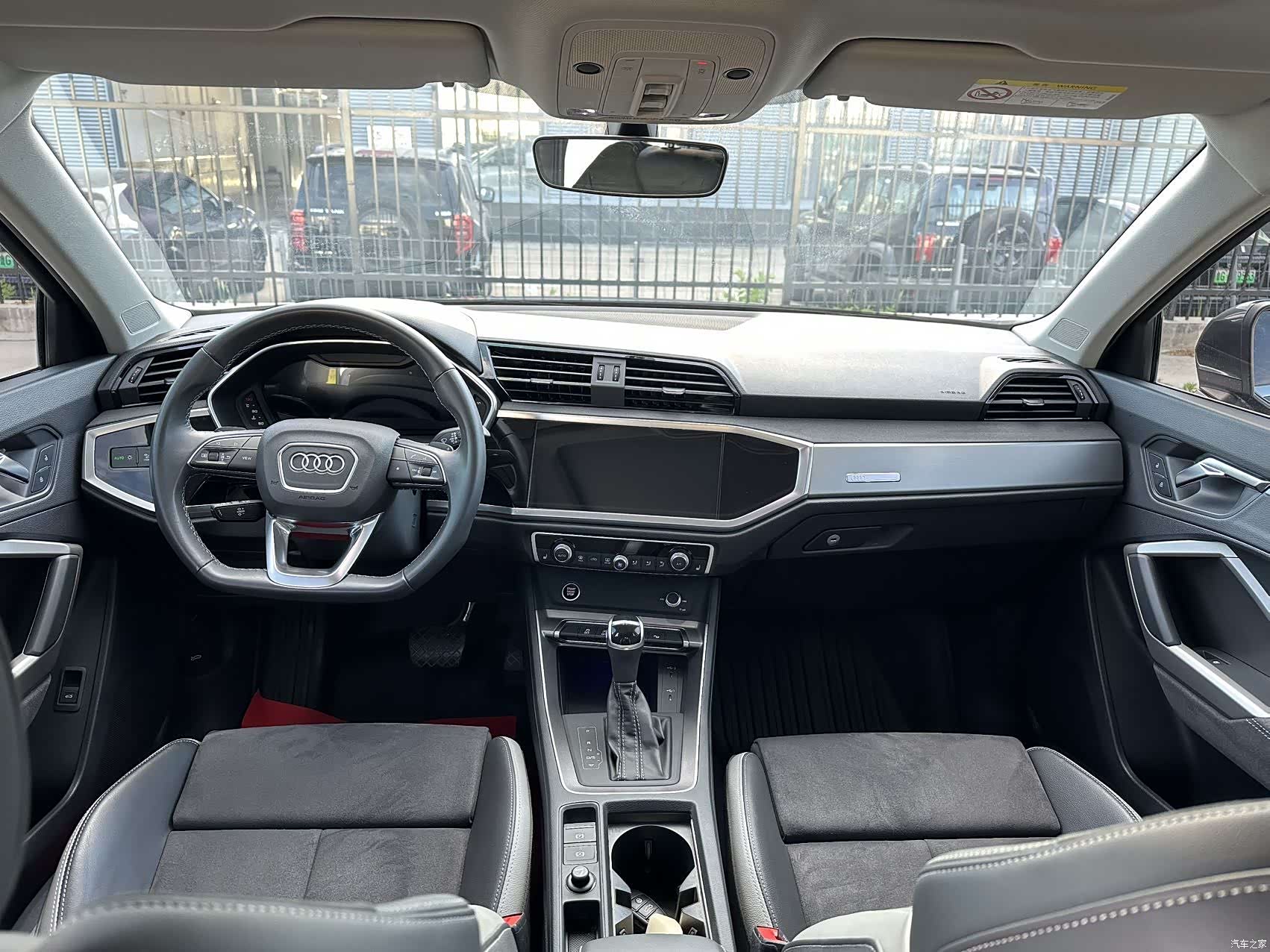 Audi Q3, 2022 10