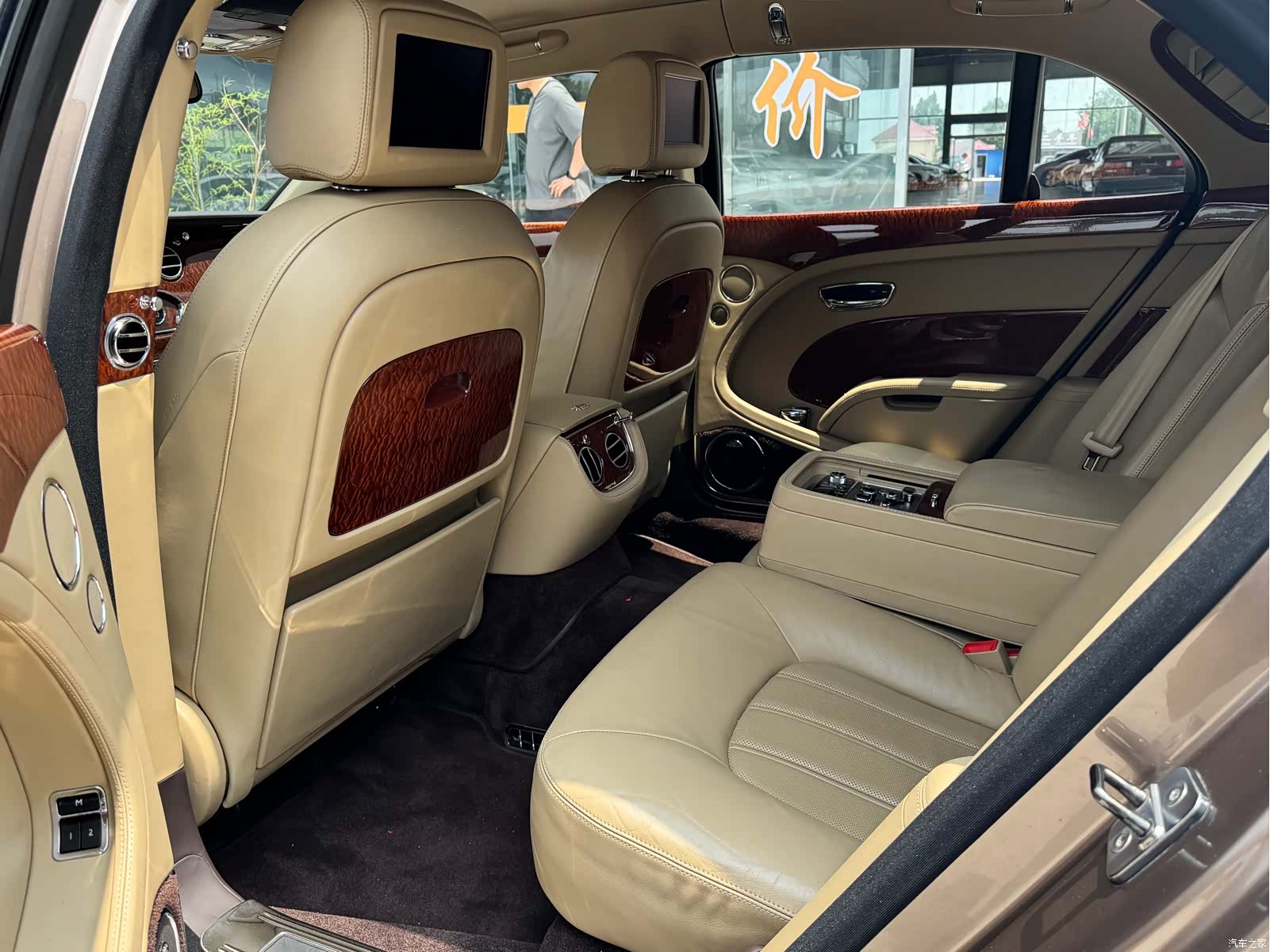 Bentley Mulsanne, 2011 все фото