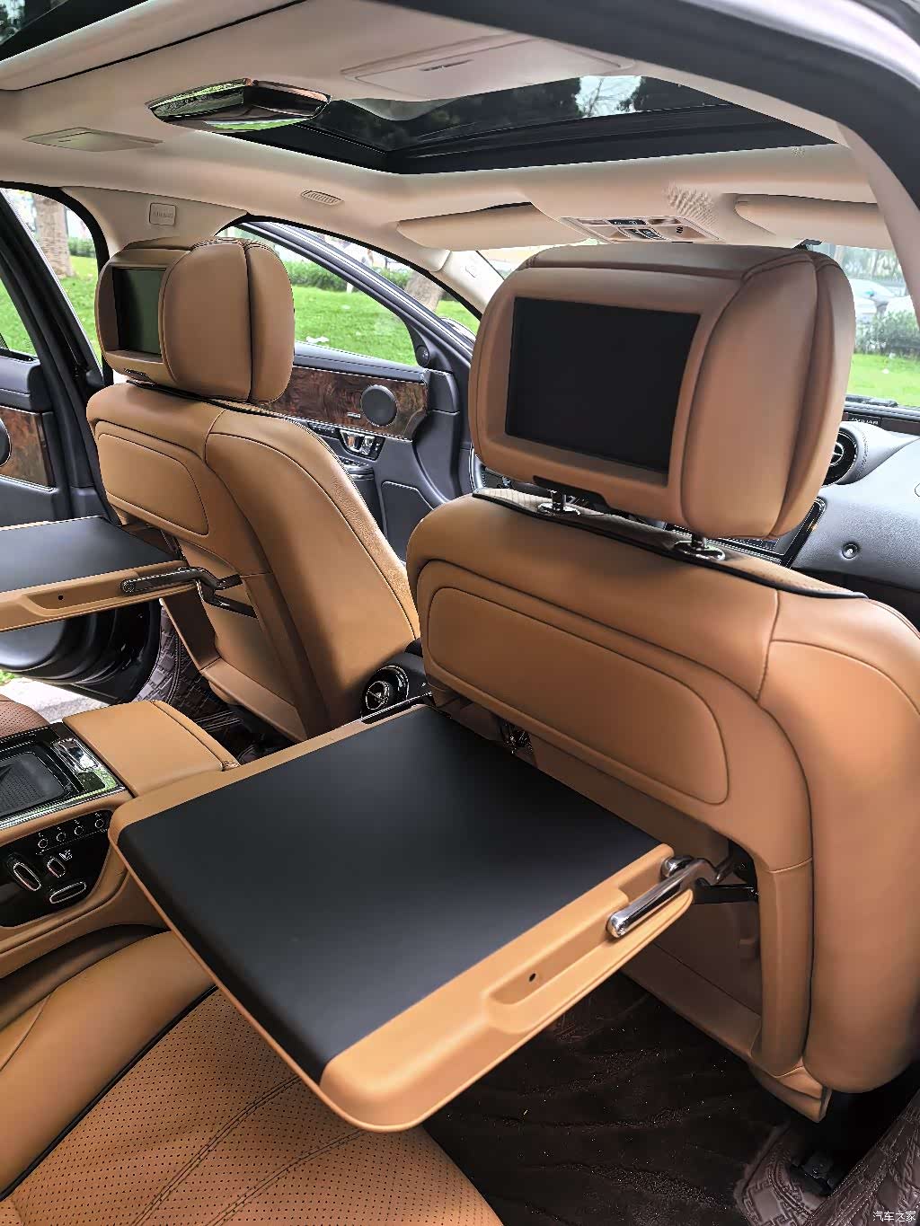 Jaguar XJ, 2014 4