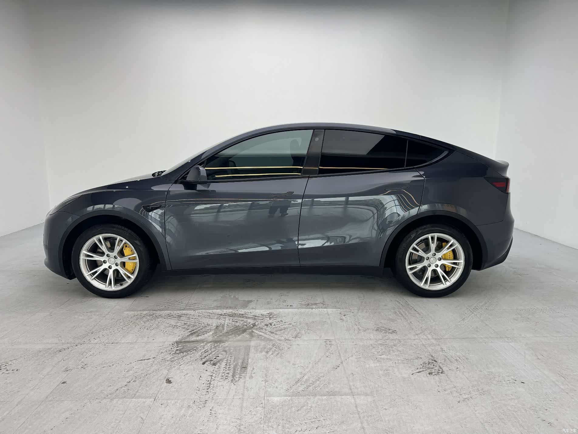 Tesla Model Y, 2022 17