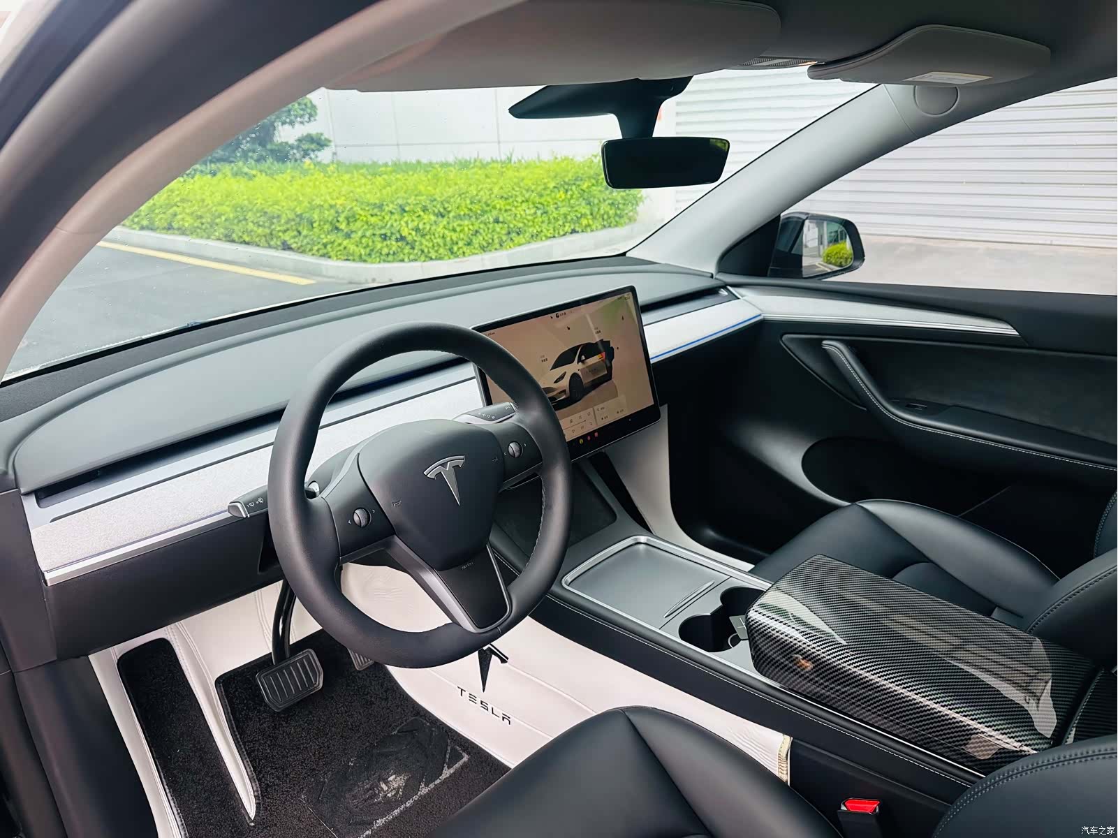 Tesla Model Y, 2024 8