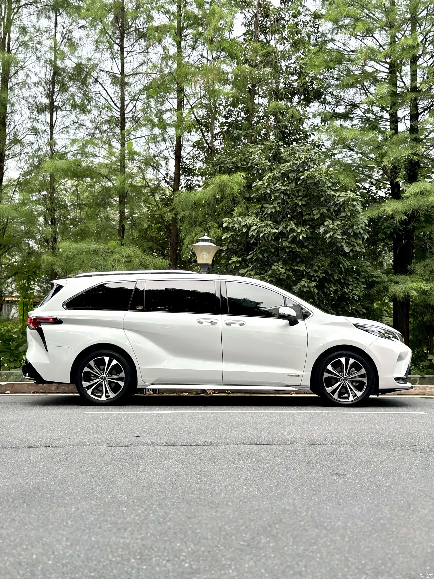 Toyota Granvia, 2023 9