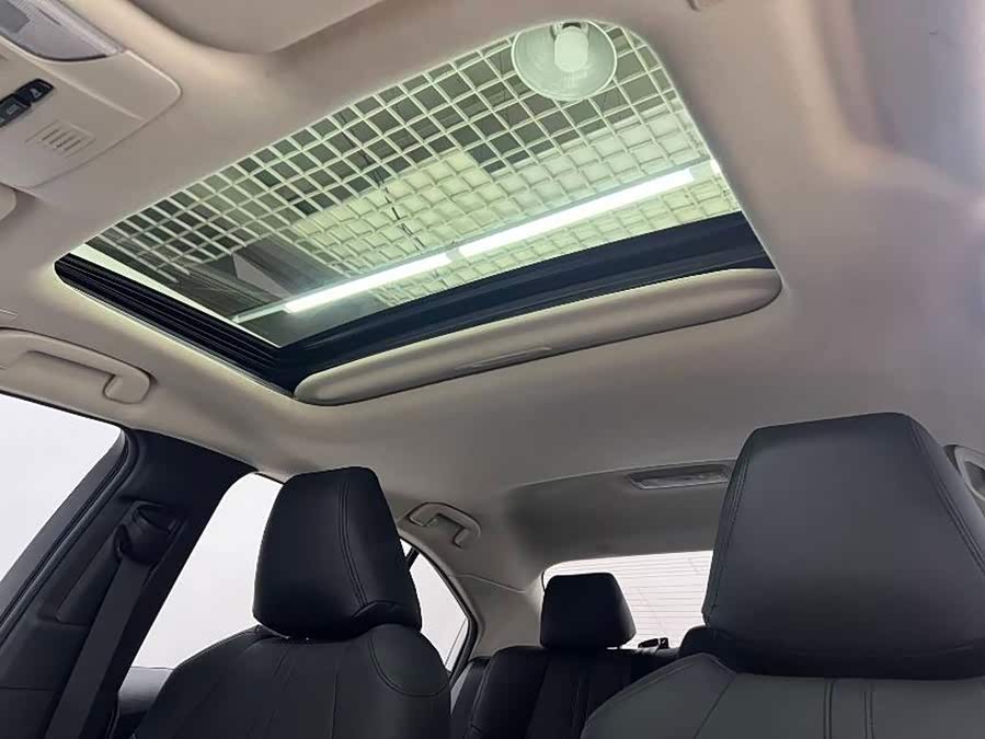 Toyota Corolla 2023, фото 14