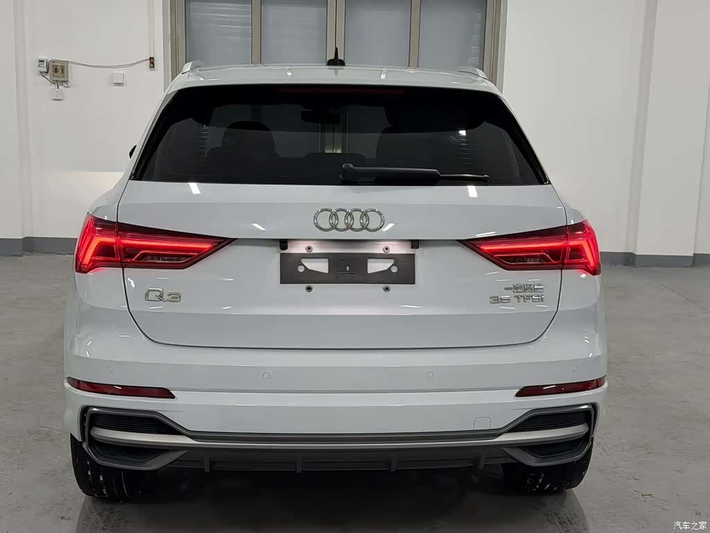 Audi Q3, 2022 все фото