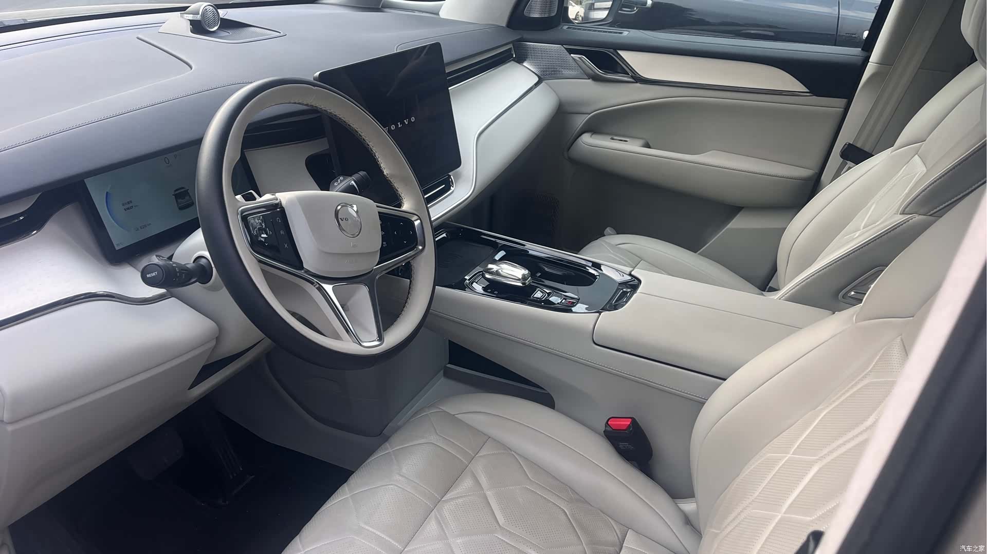 Volvo EM90, 2024 3