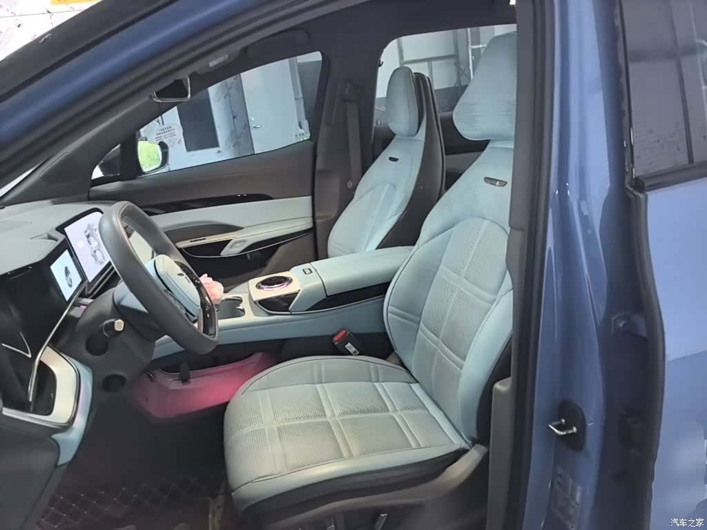 Hongqi 08, 2024 15