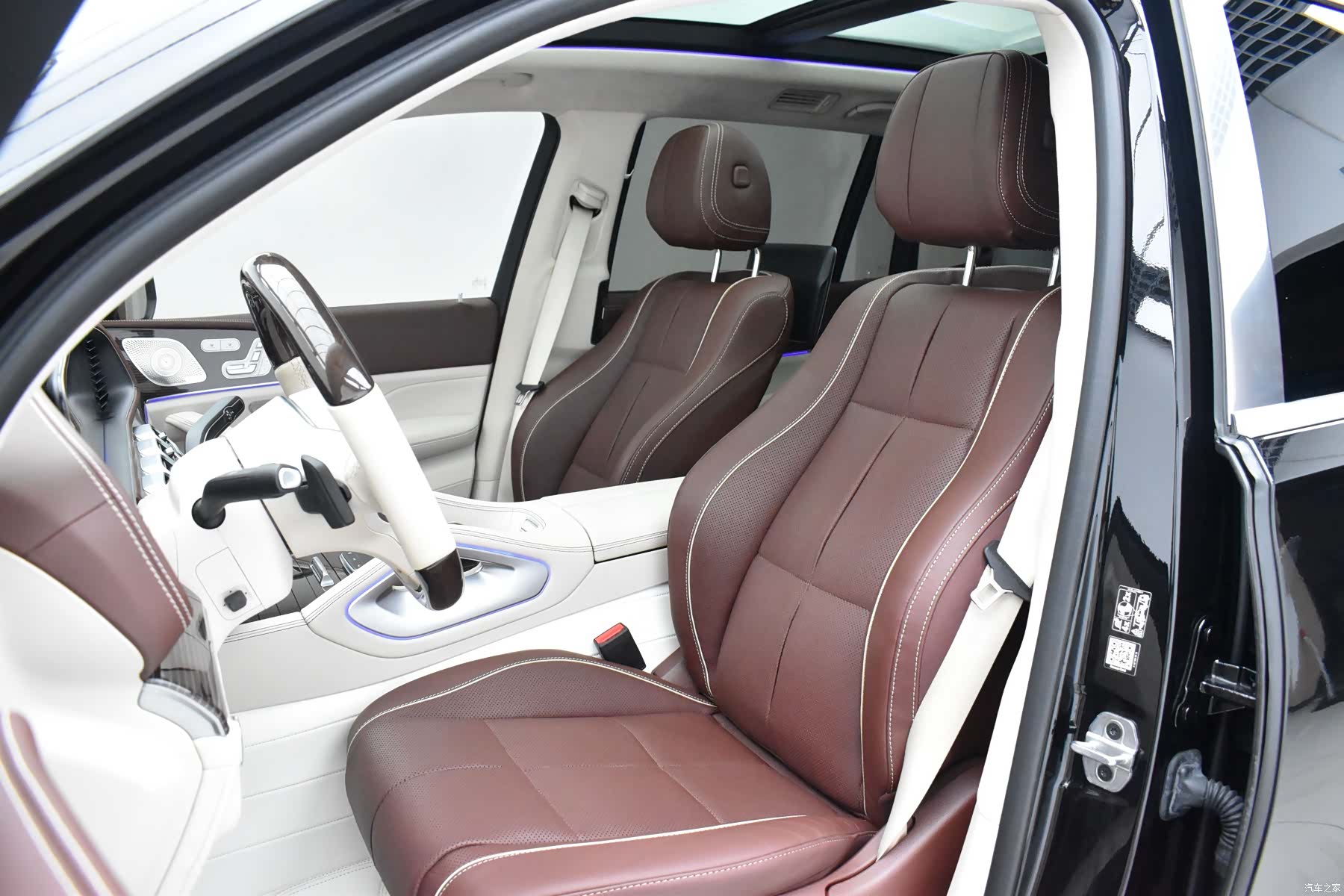 Maybach GLS, 2022 15