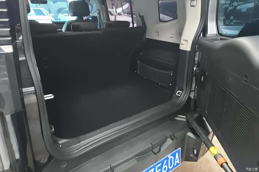 Jetour Traveller, 2025 4
