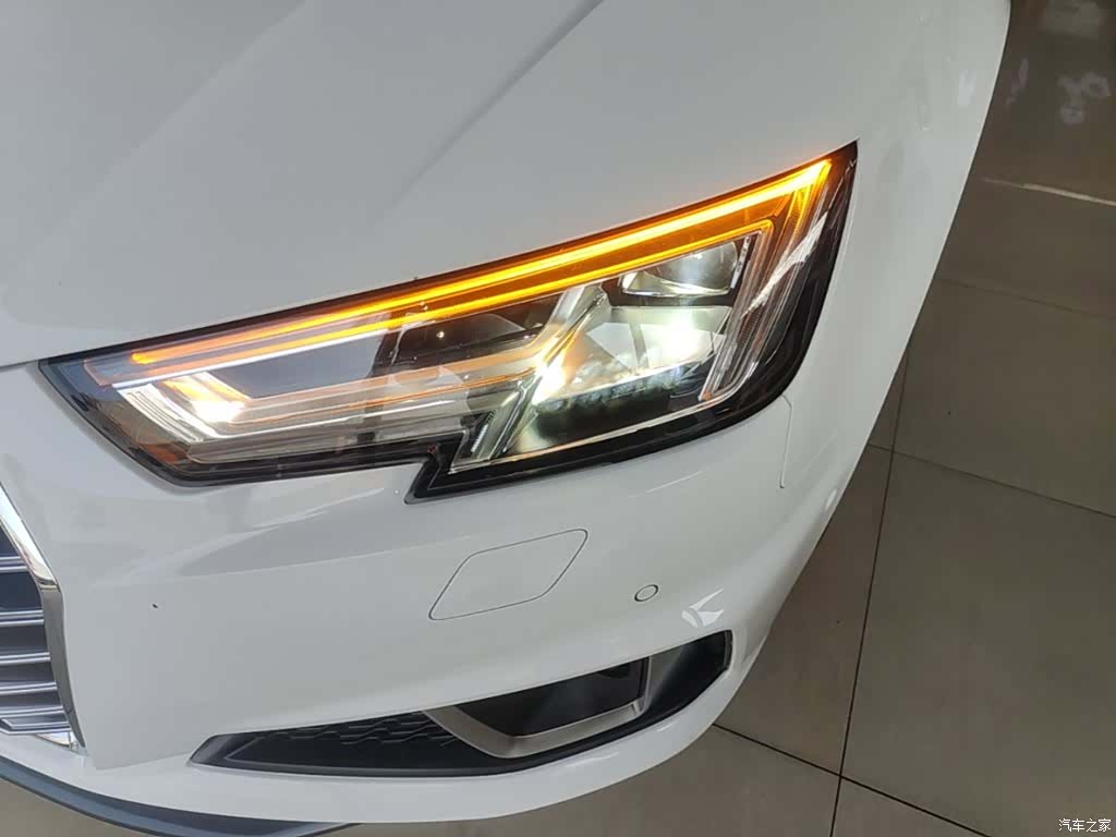 Audi A4L, 2019 24