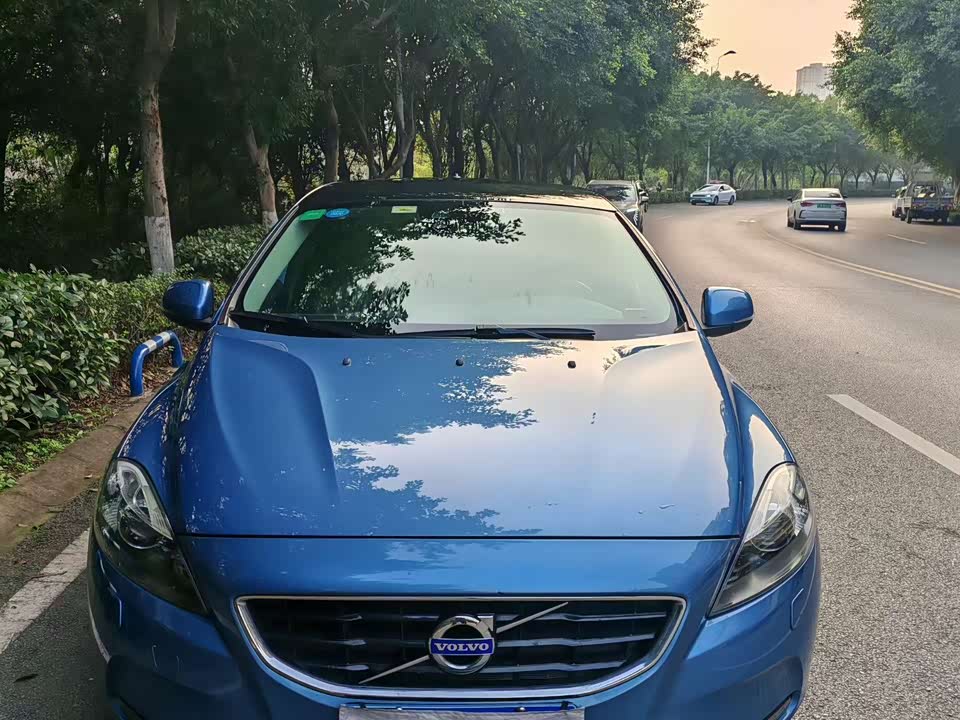 Volvo V40