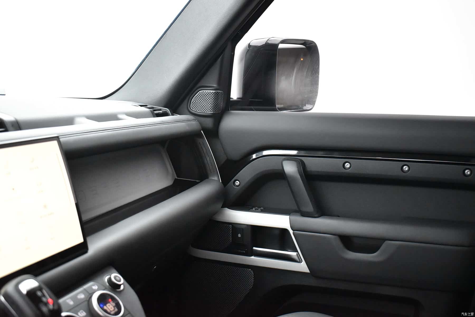 Land Rover Defender, 2023 11