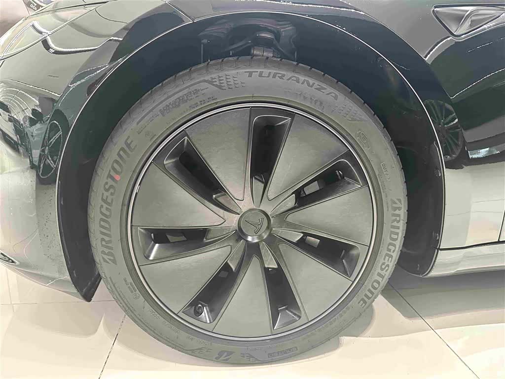 Tesla Model 3, 2026 4