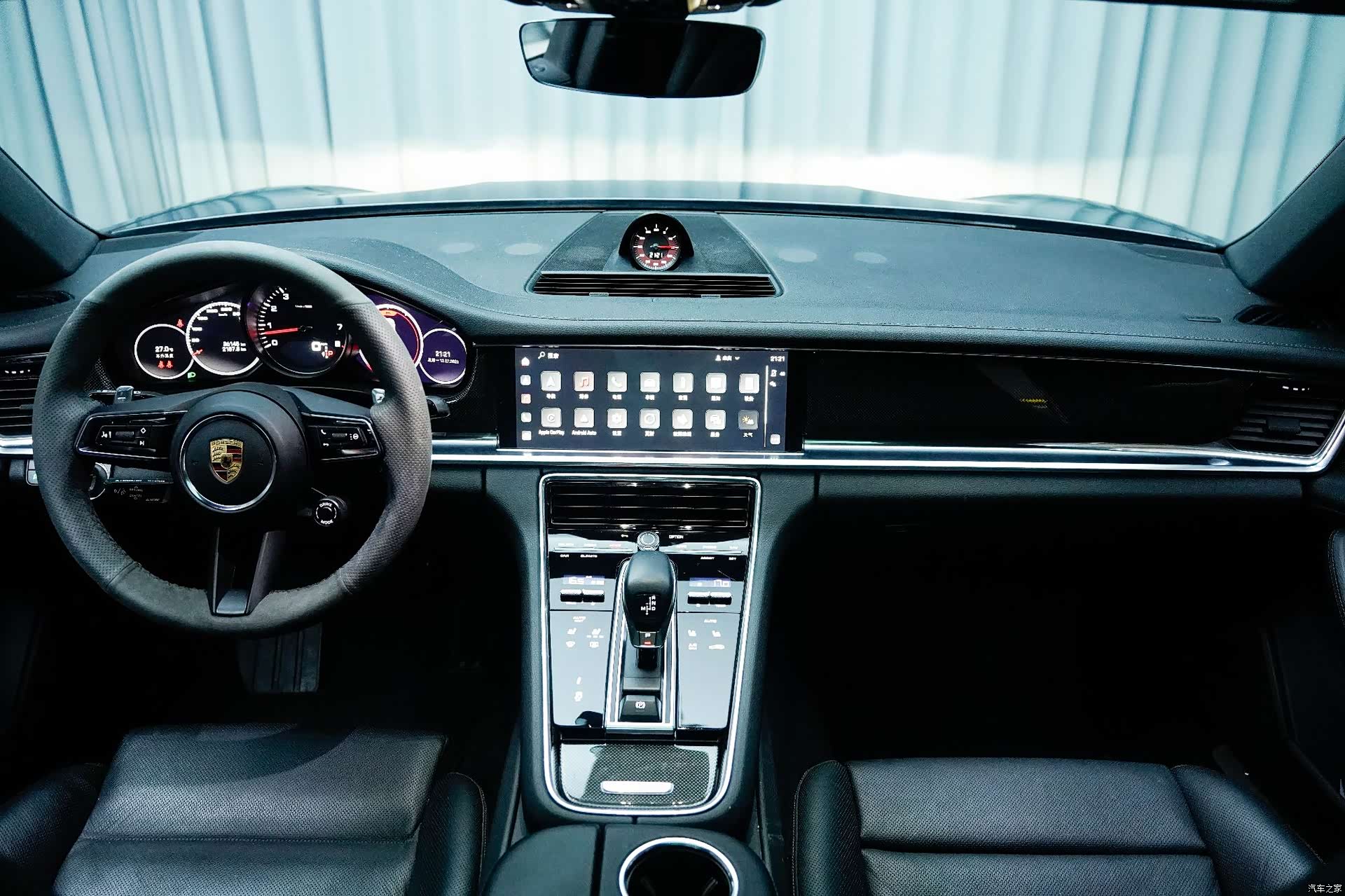 Porsche Panamera, 2022 11