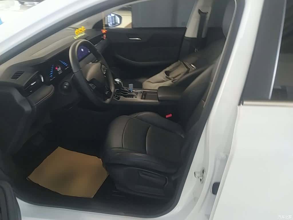 Roewe i5, 2024 15